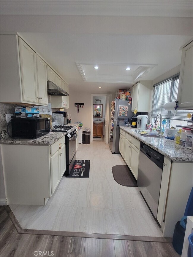 Building Photo - 13444 Tracy St