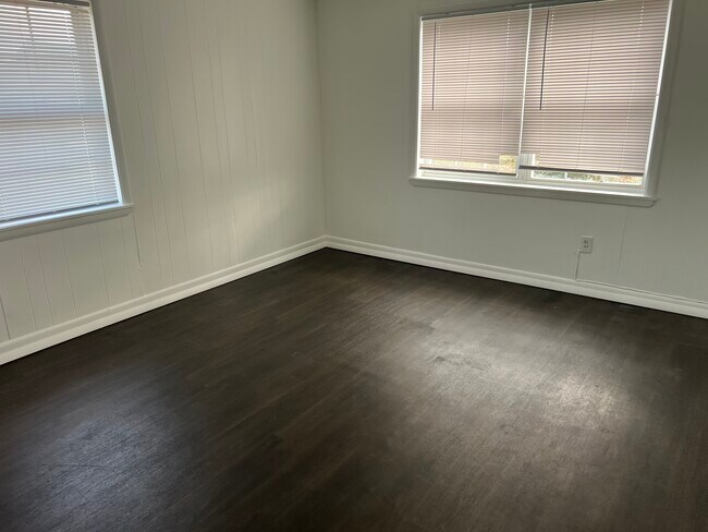 Foto del edificio - 979 Dowdey Rd