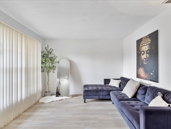 Building Photo - 2759 NW 198th Ter