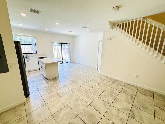 Building Photo - 408 NE 208th Terrace