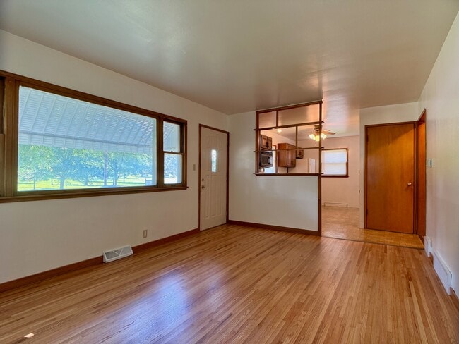 Foto del edificio - 1523 Margaretha Ave