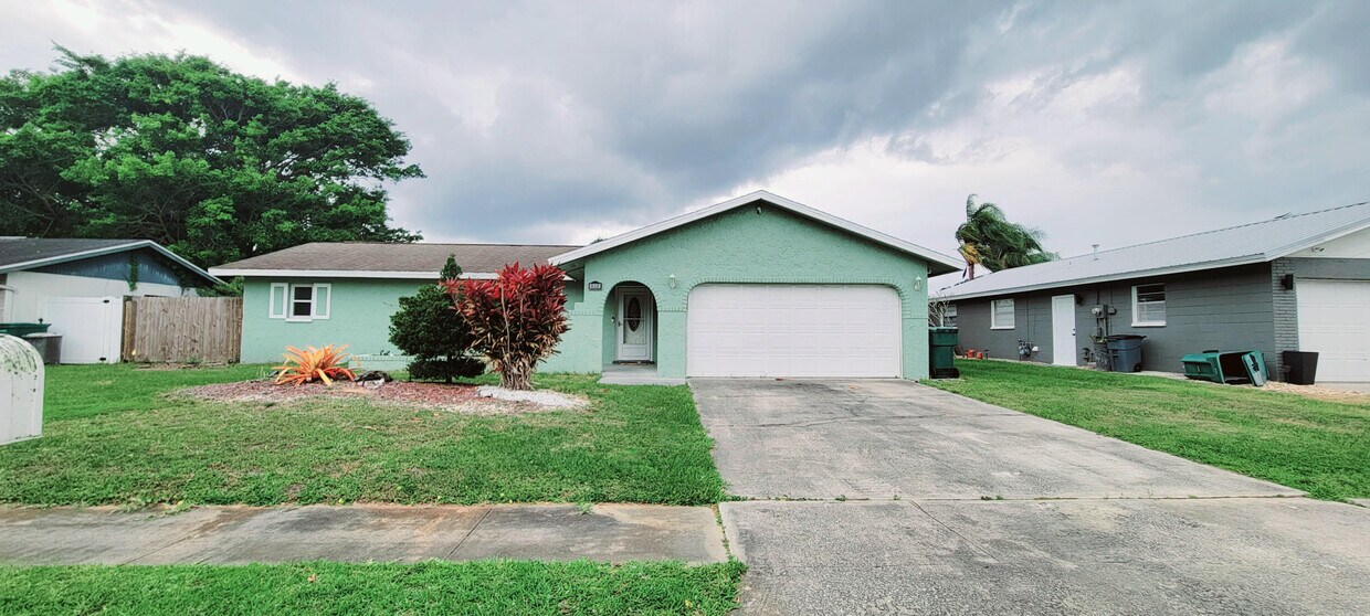 Primary Photo - 512 Dijon Dr