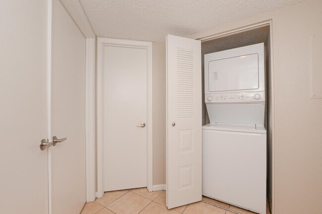 Foto del edificio - MIDPORT PLACE II BLDG I