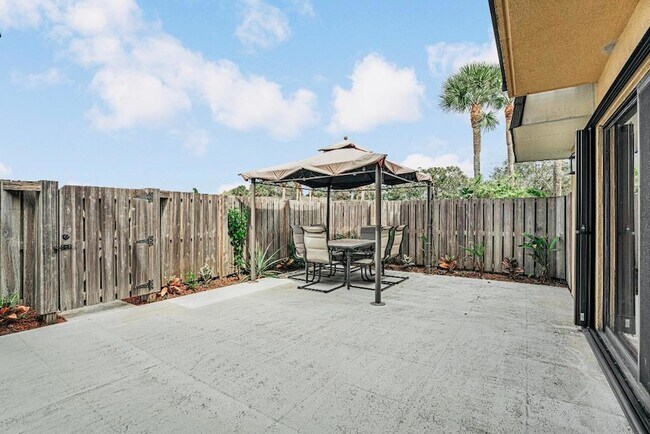 Foto del edificio - 2439 24th Way