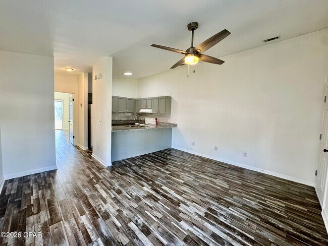 Foto del edificio - 8131 Sunset Ave