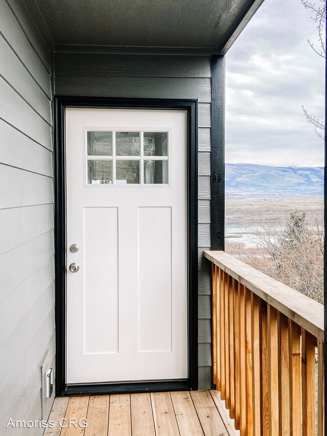 Foto del edificio - 3 br, 2.5 bath House - 2721 E 9th St.