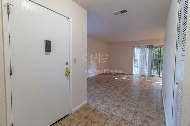 Building Photo - 3591 Quail Lakes Dr