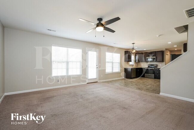 Foto del edificio - 5040 Long Grove Drive