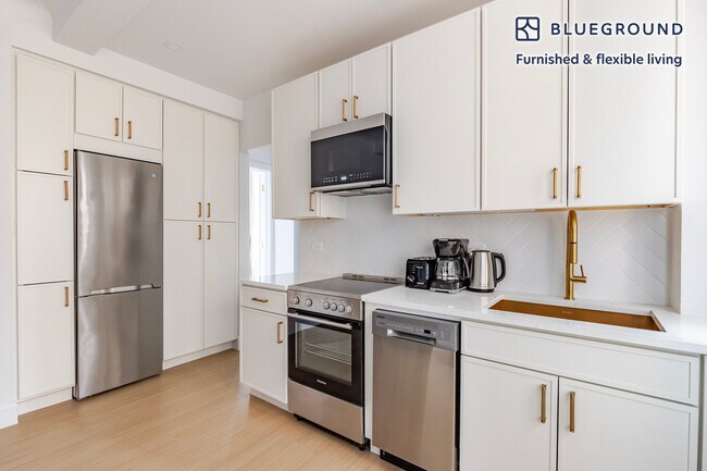 Foto del edificio - 244 W 72nd St