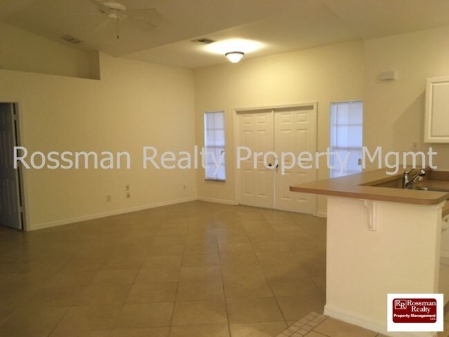 Building Photo - 1041 Alcalde St E