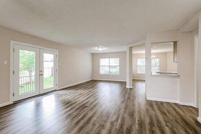 Foto del edificio - Hidden Gated community about 7 miles from Randolph Air Force Base