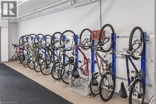 Building Photo - 101 Shoreview Pl