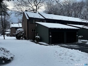 Building Photo - 151 Wynwood Dr