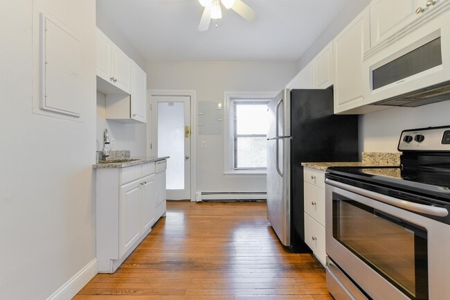 Photo - 709 Centre St Townhome