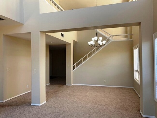 Building Photo - Downstairs bed + bath in gated community w...