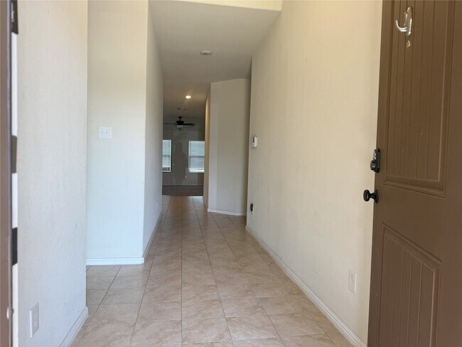 Foto del edificio - 8404 Muddy Creek Dr
