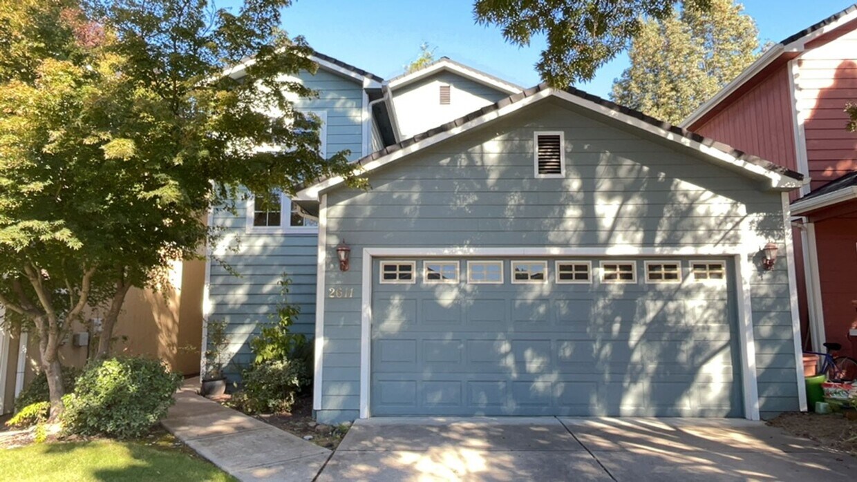 Foto principal - 2 Bedroom 2.5 Bath House