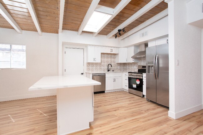 Building Photo - 4158 E Flower St