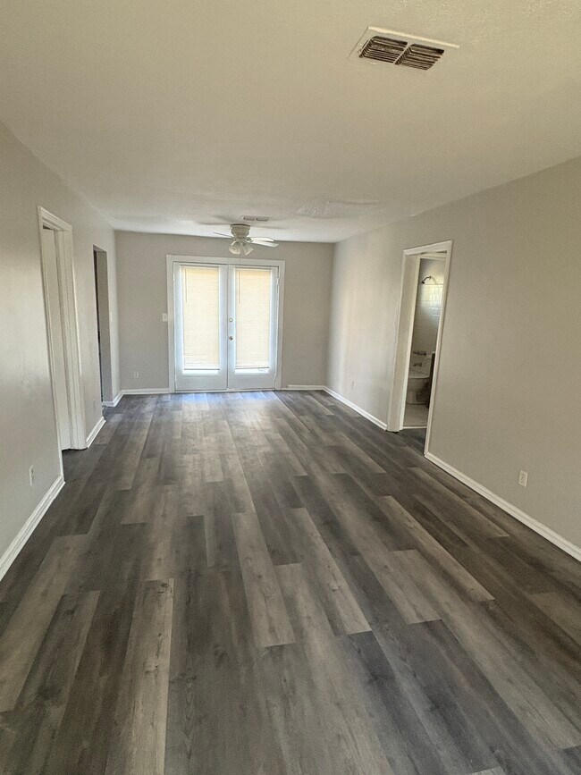 Building Photo - 3206 Montwood Dr