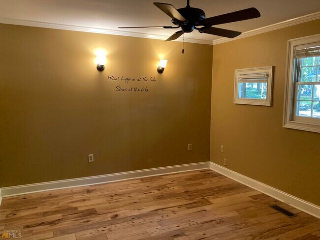 Building Photo - 248 W River Bend Dr