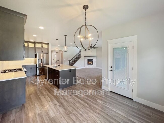 Building Photo - 8030 S Topaz Ridge Ave