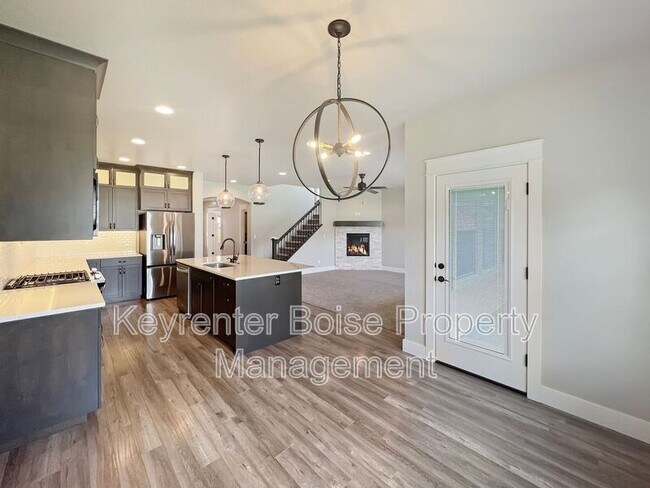 Foto del edificio - 8030 S Topaz Ridge Ave