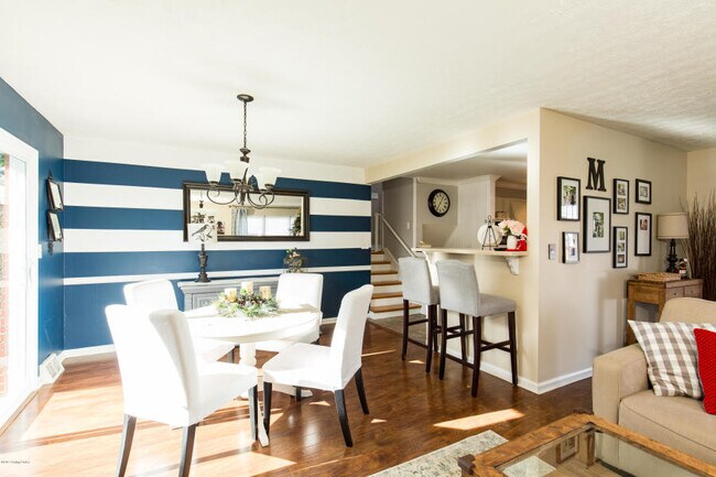 Foto del edificio - 704 Dorsey Way