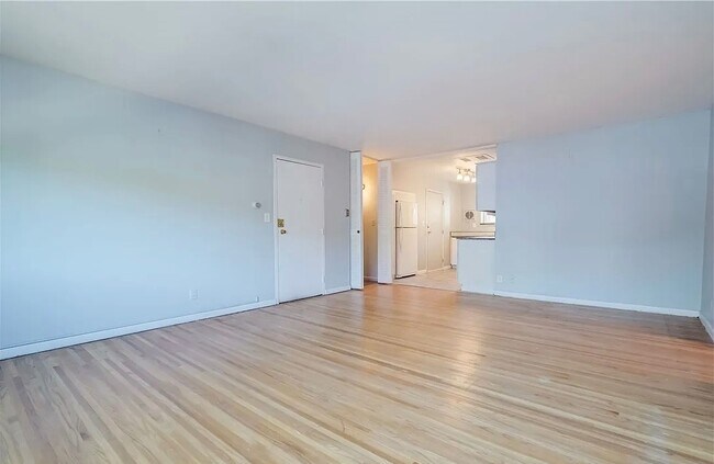 Foto del edificio - 2434 East Ave