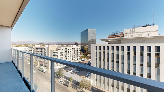 Interior Photo - 3033 Wilshire