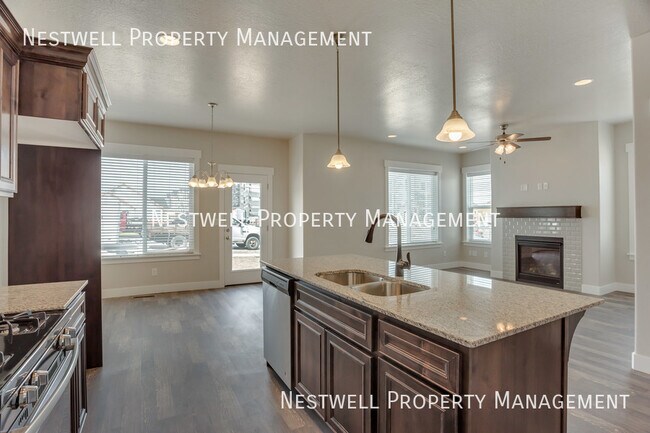 Building Photo - 4218 W Juniper Shade Dr