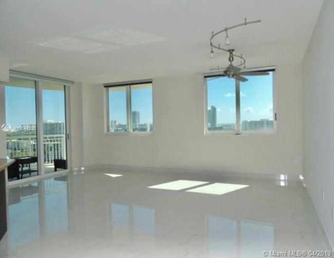 Building Photo - DUO CONDOMINIUM EAST