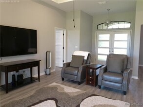 Building Photo - 1381 N Spend a Buck Dr