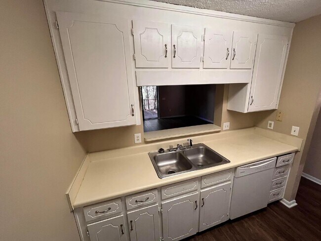 Foto del edificio - 121 Candlebrook Dr