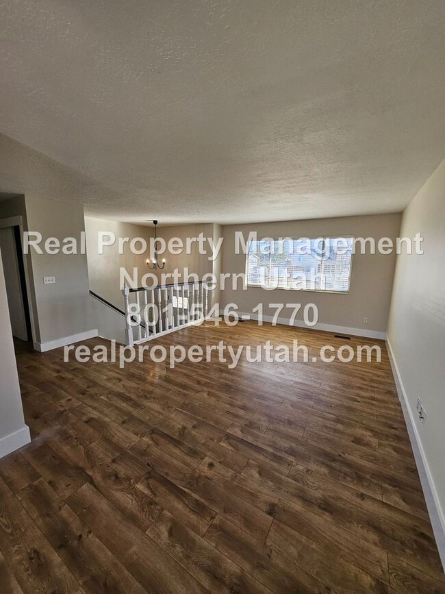 Building Photo - 5035 S 4275 W