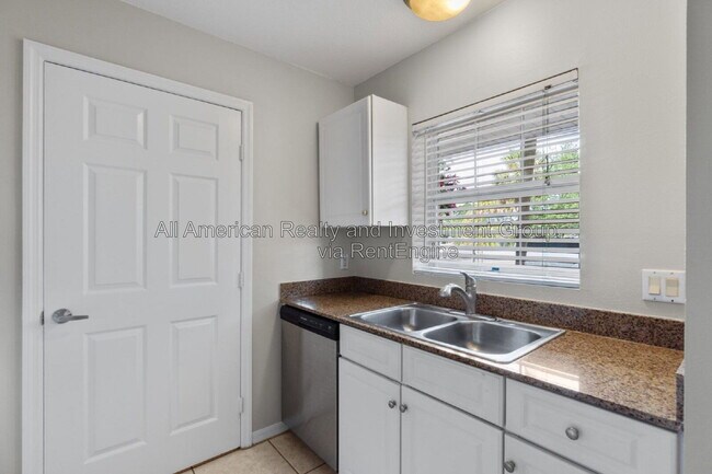 Foto del edificio - 4274 Calinda Ln