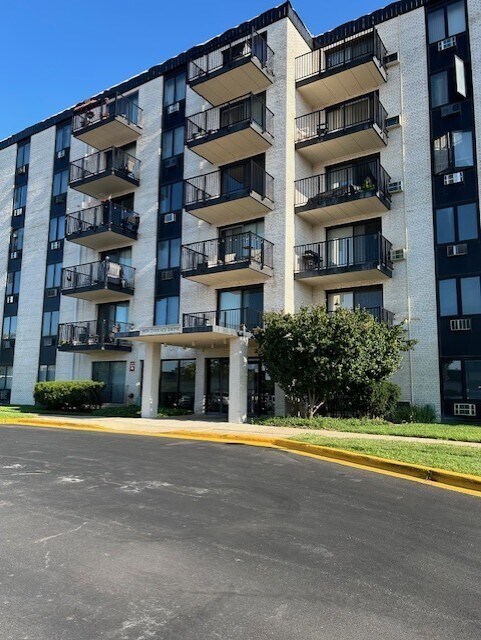 Primary Photo - 9074 W Terrace Dr