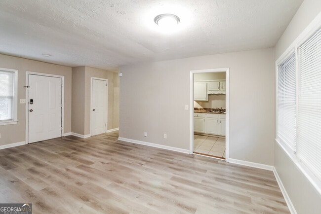 Building Photo - 3135 Robin Rd