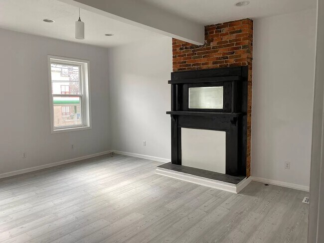 Foto del edificio - 1009 E Carson St