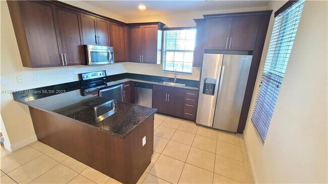 Foto del edificio - 267 Lake Monterey Cir