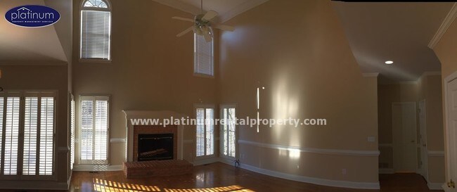 Building Photo - 2291 Castlemaine Dr