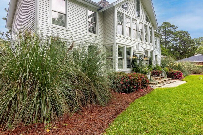 Foto del edificio - 132 Cherry Hills Dr