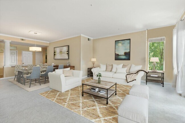 Foto del edificio - 720 Promontory Point Ln