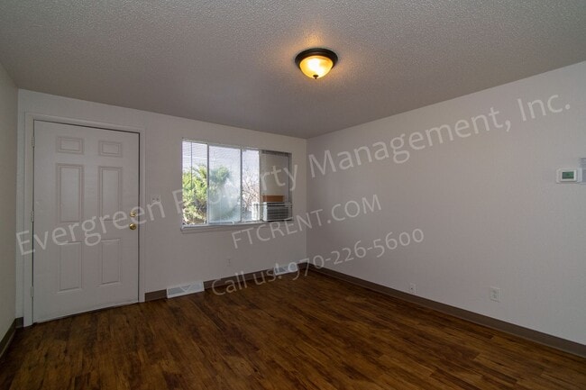 Foto del edificio - 4912 S Iowa Ave
