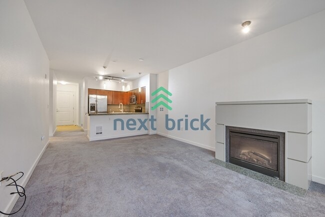 Building Photo - Spacious 1 Bedroom + Den in Canal Station Prime Ballard Location!