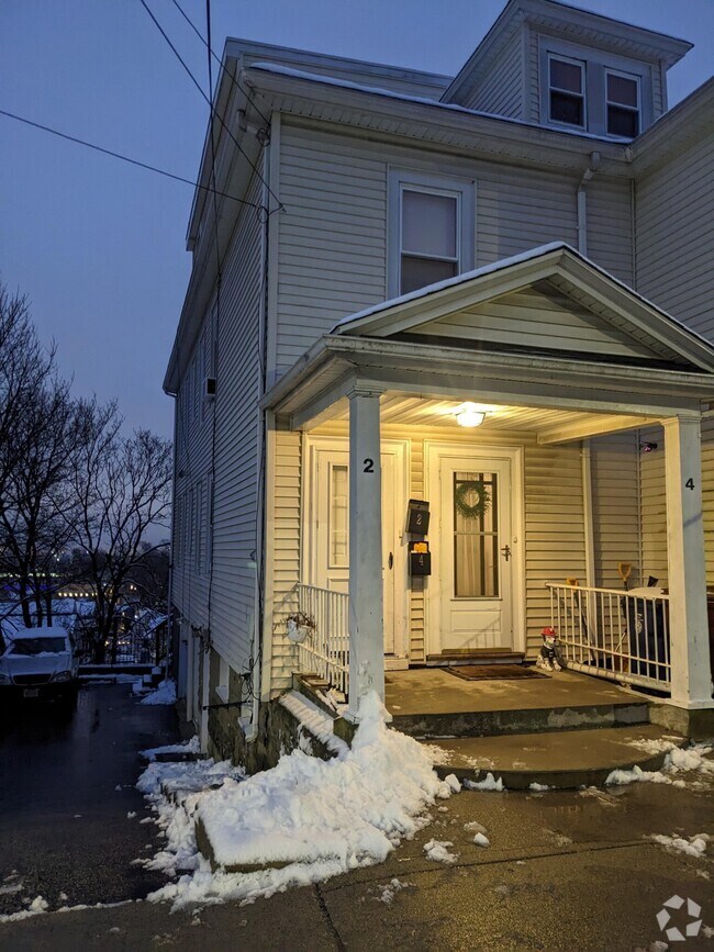 Downtown Revere Apartments for Rent with High Ceilings Revere, MA 1