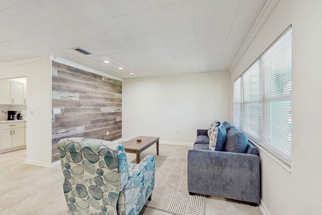 Building Photo - 3903 Cape Vista Dr