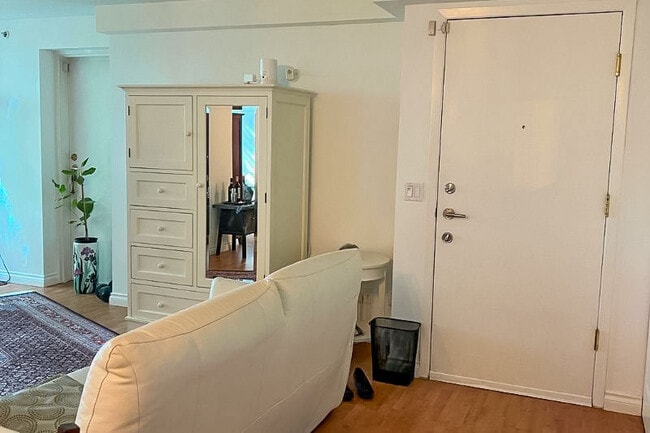 Photo du bâtiment - 1388 Homer St