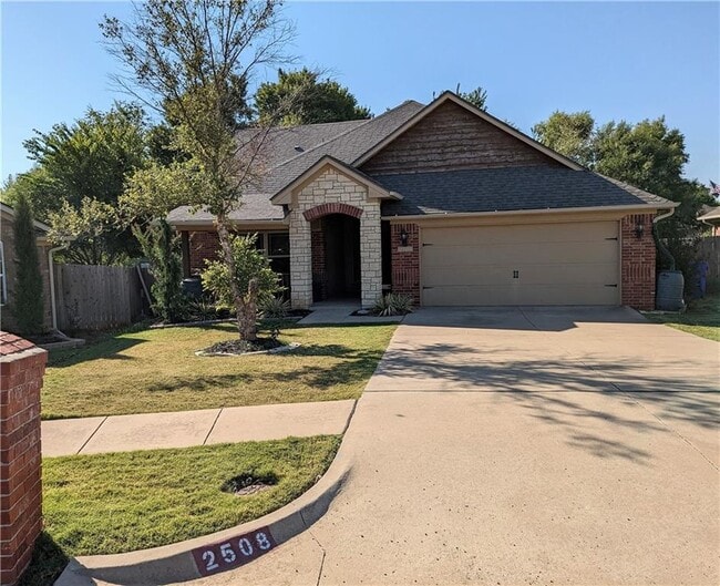 Building Photo - 2508 Black Oaks Cir