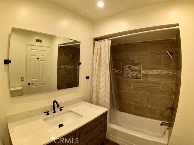 Foto del edificio - 1228 E Greenview Dr