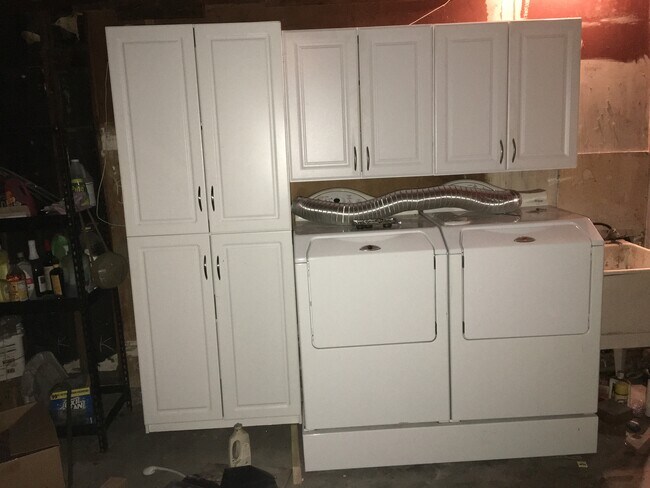 Building Photo - 2224 Cinderella Ln